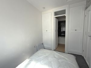 Bedroom- click for photo gallery